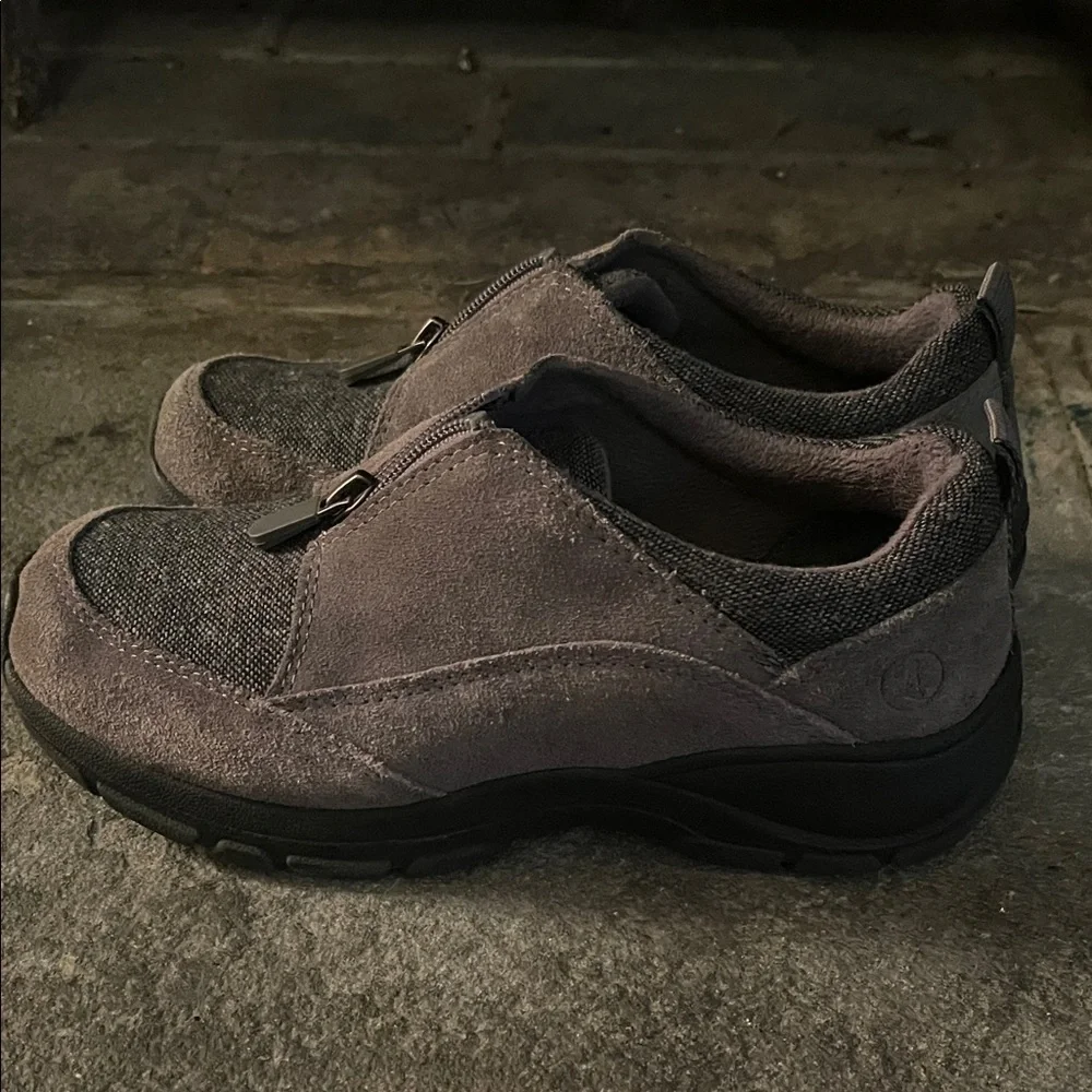 Lands' End Women's Gray and Black Loafers